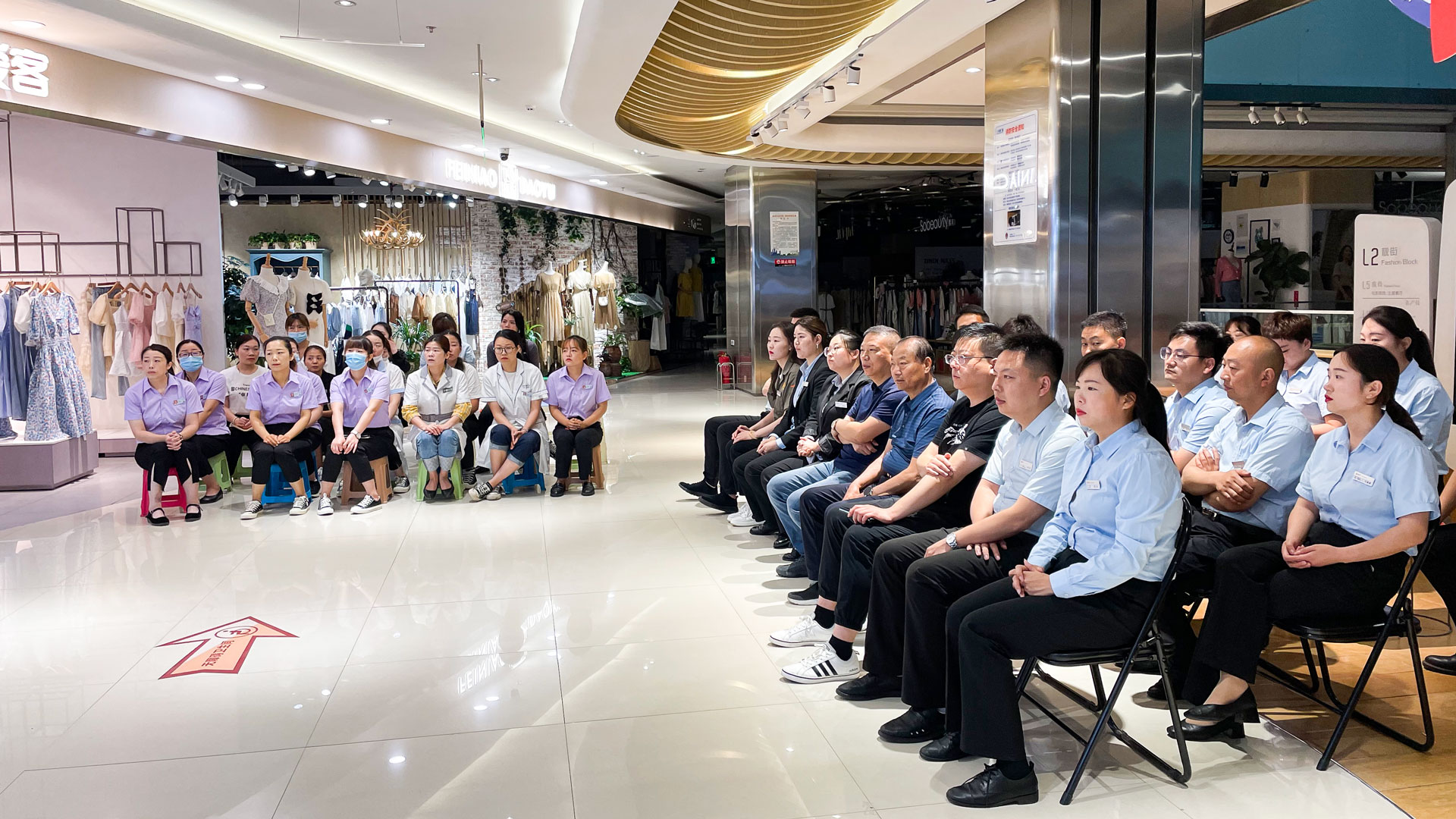 1624000340751229.jpg 商貿(mào)女裝-(1).jpg